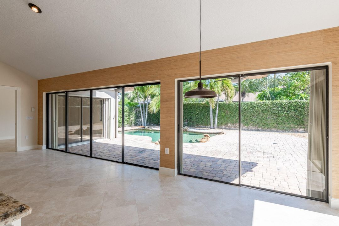 Под контрактом: $5,000 (3 спален, 2 ванн, 1889 Квадратных фут)