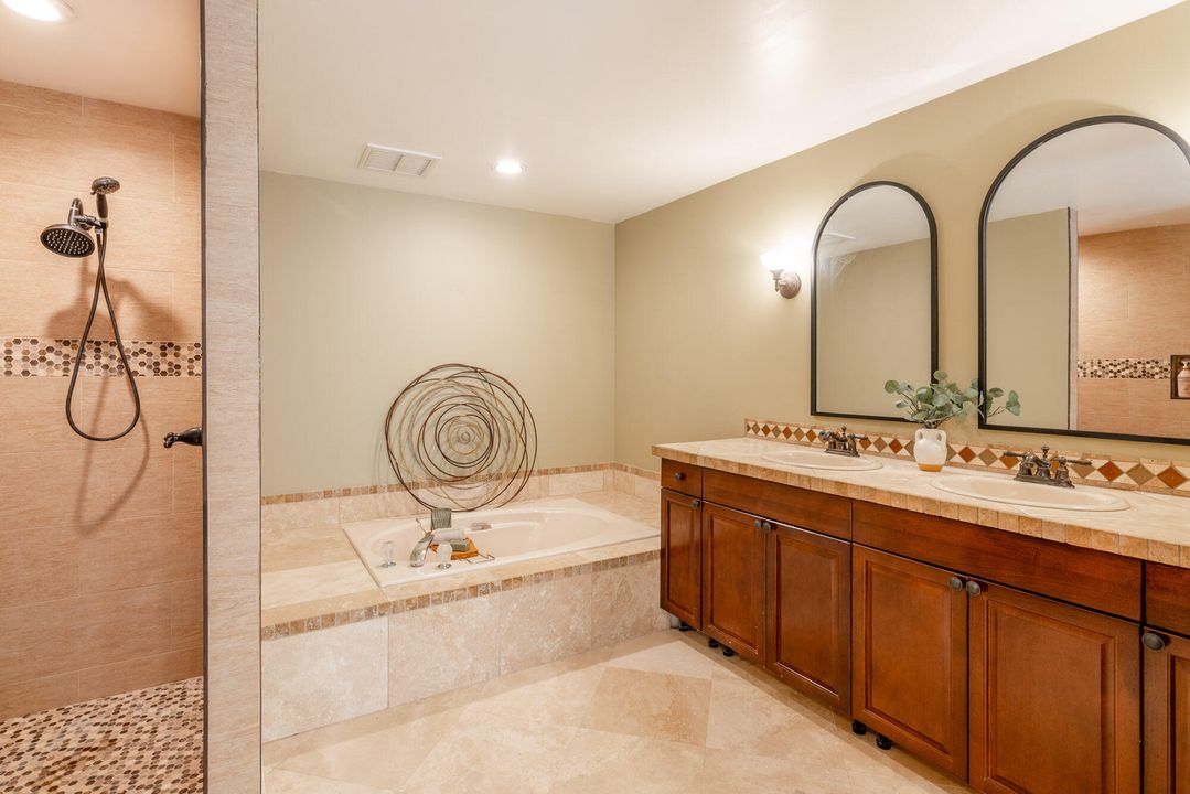 Под контрактом: $5,000 (3 спален, 2 ванн, 1889 Квадратных фут)