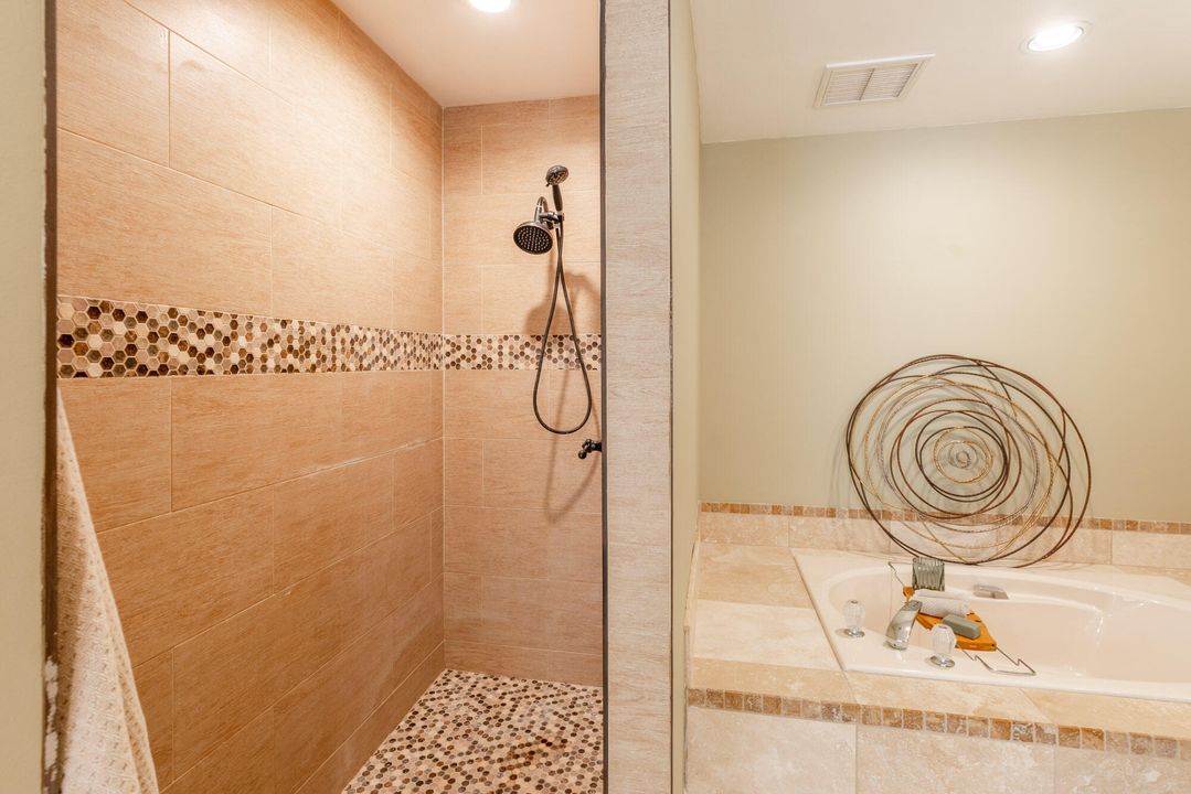 Под контрактом: $5,000 (3 спален, 2 ванн, 1889 Квадратных фут)