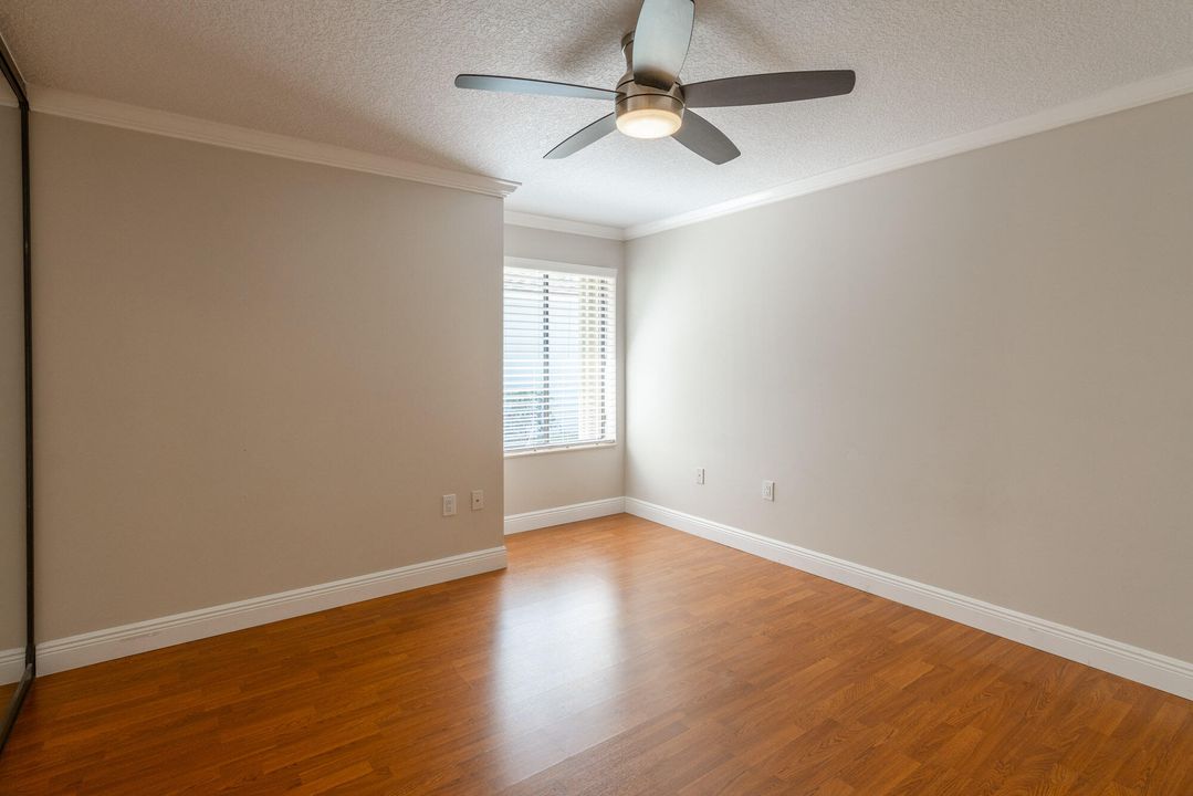 Под контрактом: $5,000 (3 спален, 2 ванн, 1889 Квадратных фут)