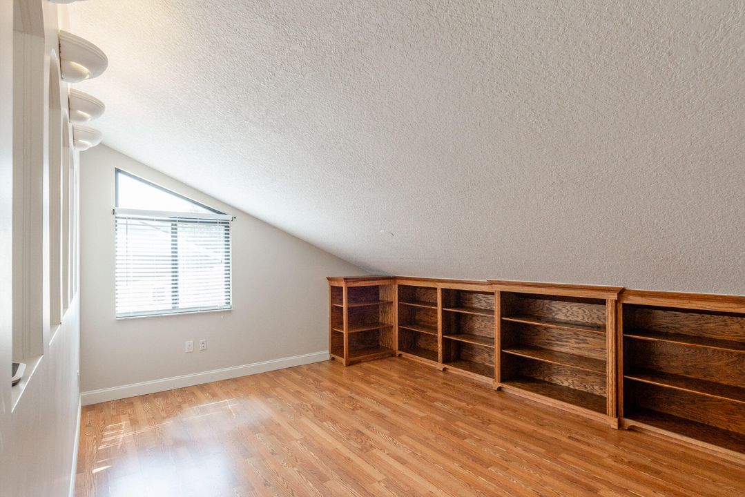 Под контрактом: $5,000 (3 спален, 2 ванн, 1889 Квадратных фут)