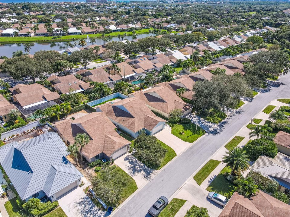 Под контрактом: $5,000 (3 спален, 2 ванн, 1889 Квадратных фут)