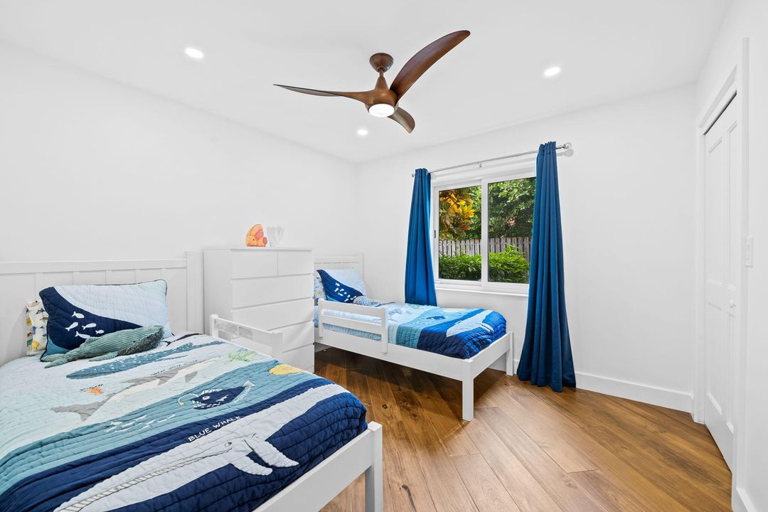 合同活跃: $1,399,000 (4 贝兹, 2 浴室, 2131 平方英尺)