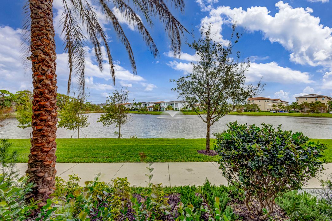 出租: $5,300 (3 贝兹, 3 浴室, 2252 平方英尺)