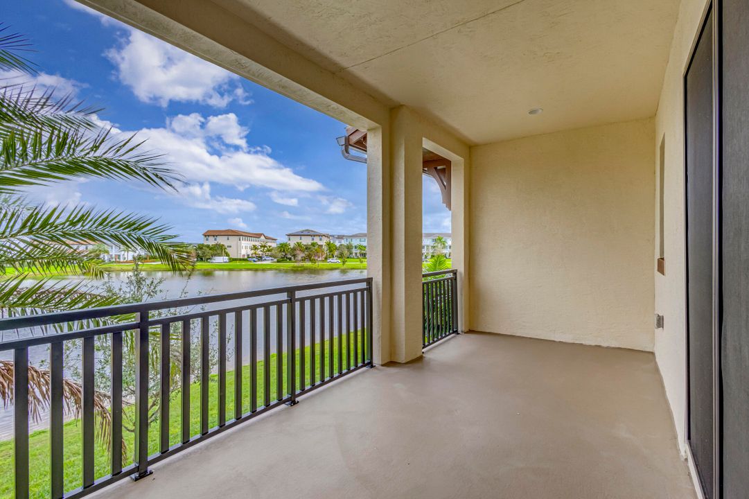 出租: $5,300 (3 贝兹, 3 浴室, 2252 平方英尺)