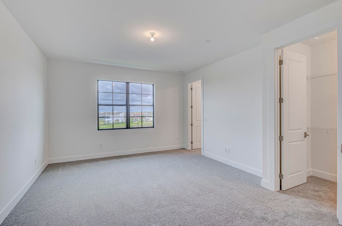 出租: $5,300 (3 贝兹, 3 浴室, 2252 平方英尺)