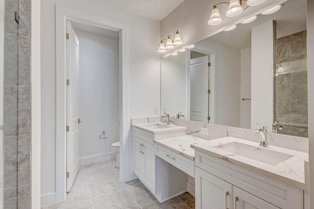 出租: $5,300 (3 贝兹, 3 浴室, 2252 平方英尺)