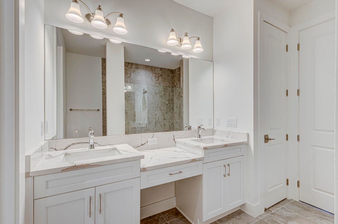 出租: $5,300 (3 贝兹, 3 浴室, 2252 平方英尺)