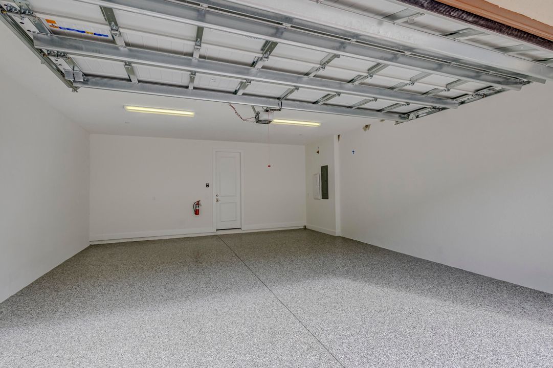 出租: $5,300 (3 贝兹, 3 浴室, 2252 平方英尺)