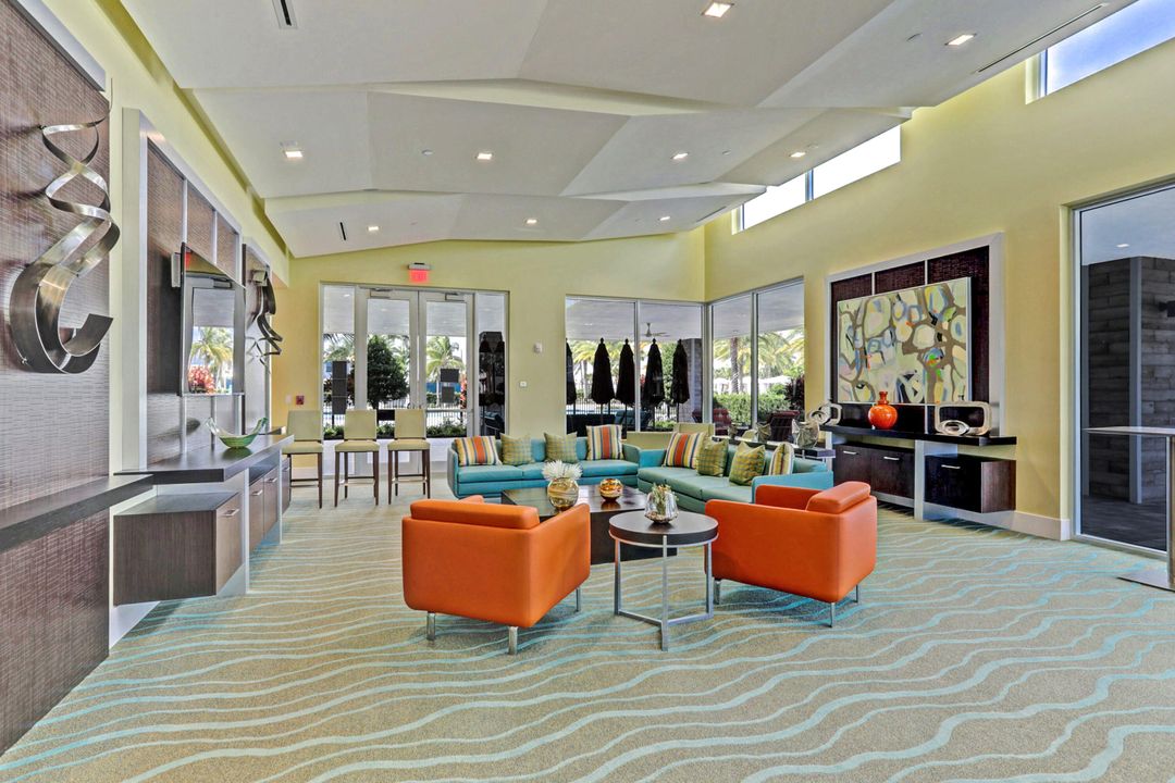 出租: $5,300 (3 贝兹, 3 浴室, 2252 平方英尺)