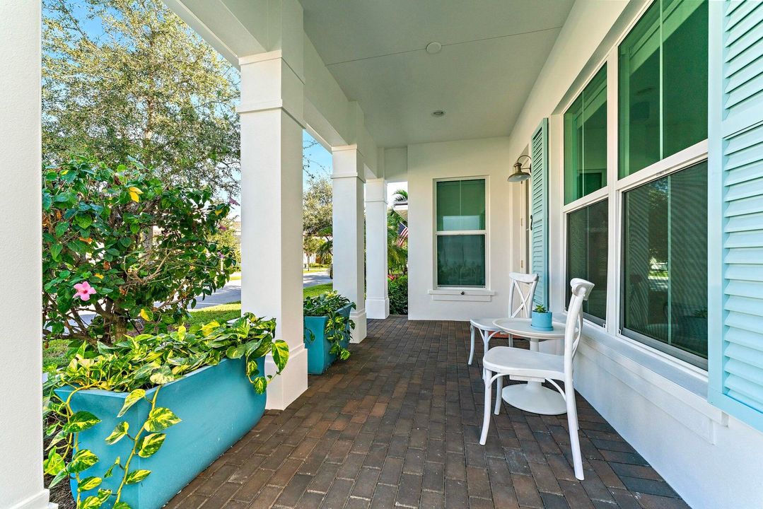 Под контрактом: $1,695,000 (4 спален, 5 ванн, 3760 Квадратных фут)