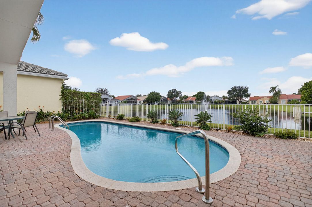 Active With Contract: $829,000 (3 beds, 2 baths, 2077 Square Feet)