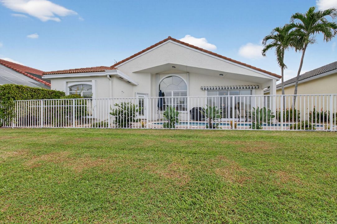 Active With Contract: $829,000 (3 beds, 2 baths, 2077 Square Feet)