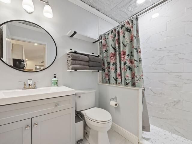 Activo con contrato: $1,395,000 (5 camas, 3 baños, 3092 Pies cuadrados)