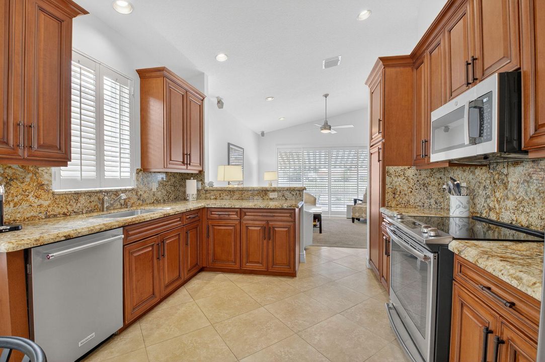 Active With Contract: $829,000 (3 beds, 2 baths, 2077 Square Feet)