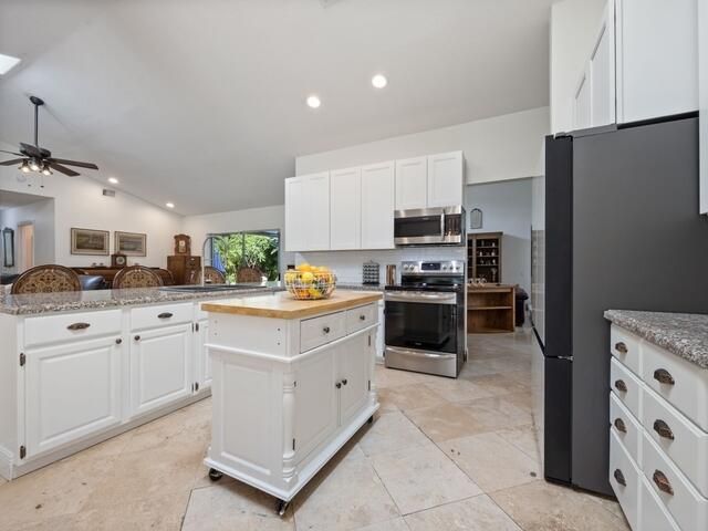 Activo con contrato: $1,395,000 (5 camas, 3 baños, 3092 Pies cuadrados)