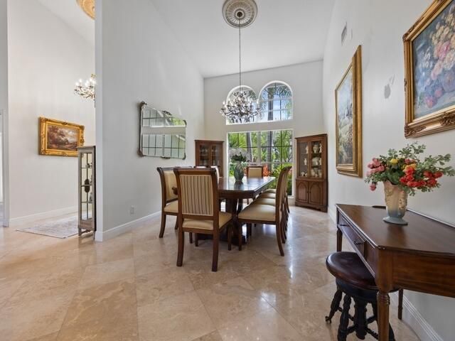 Activo con contrato: $1,395,000 (5 camas, 3 baños, 3092 Pies cuadrados)