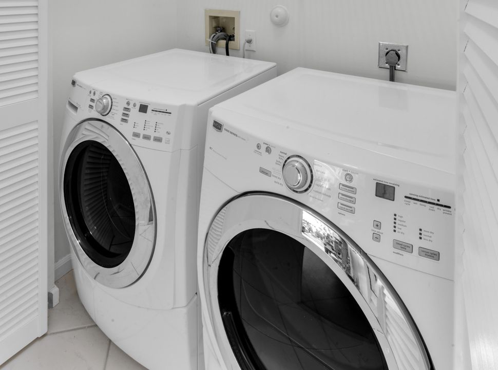 For Sale: $470,000 (3 beds, 2 baths, 1726 Square Feet)