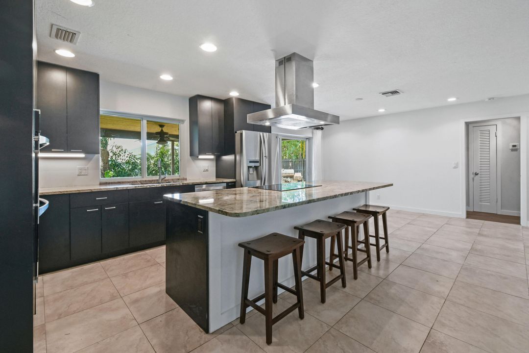 Под контрактом: $5,500 (3 спален, 2 ванн, 1947 Квадратных фут)