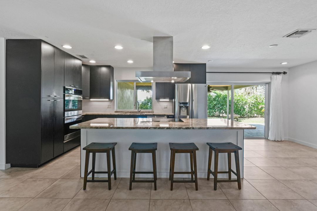 Под контрактом: $5,500 (3 спален, 2 ванн, 1947 Квадратных фут)