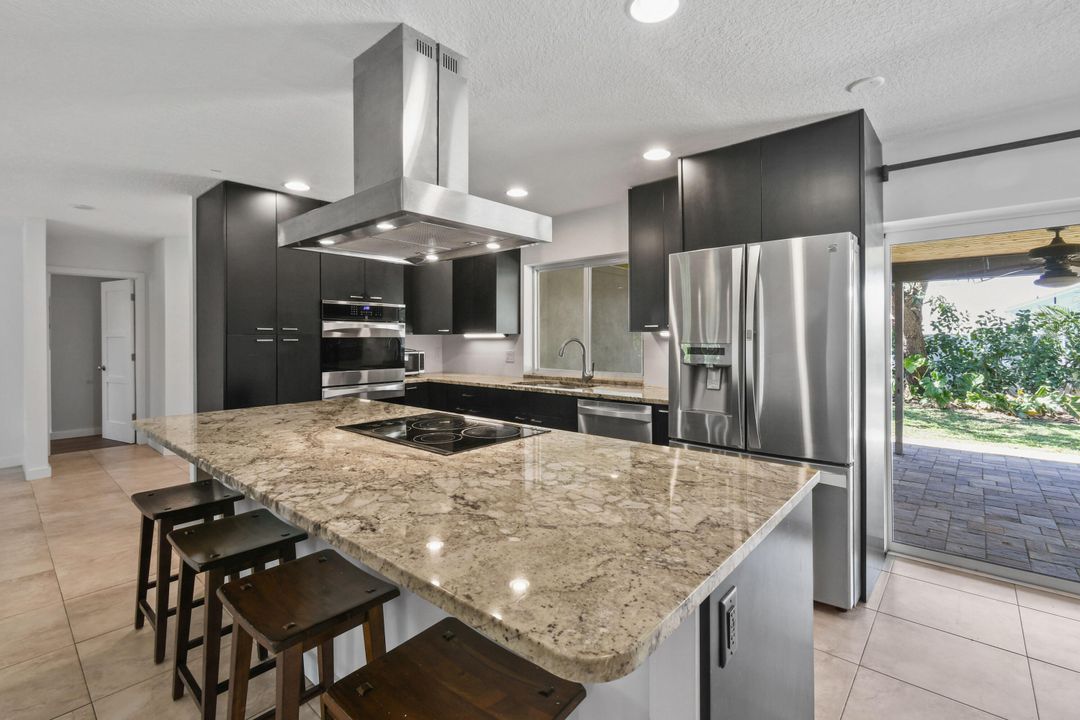 Под контрактом: $5,500 (3 спален, 2 ванн, 1947 Квадратных фут)