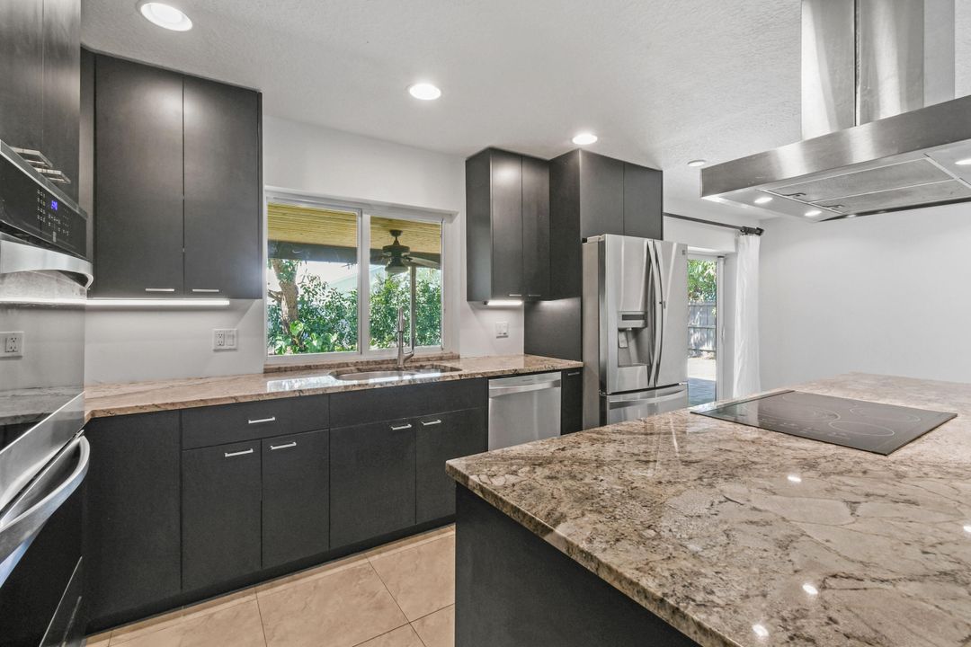 Под контрактом: $5,500 (3 спален, 2 ванн, 1947 Квадратных фут)