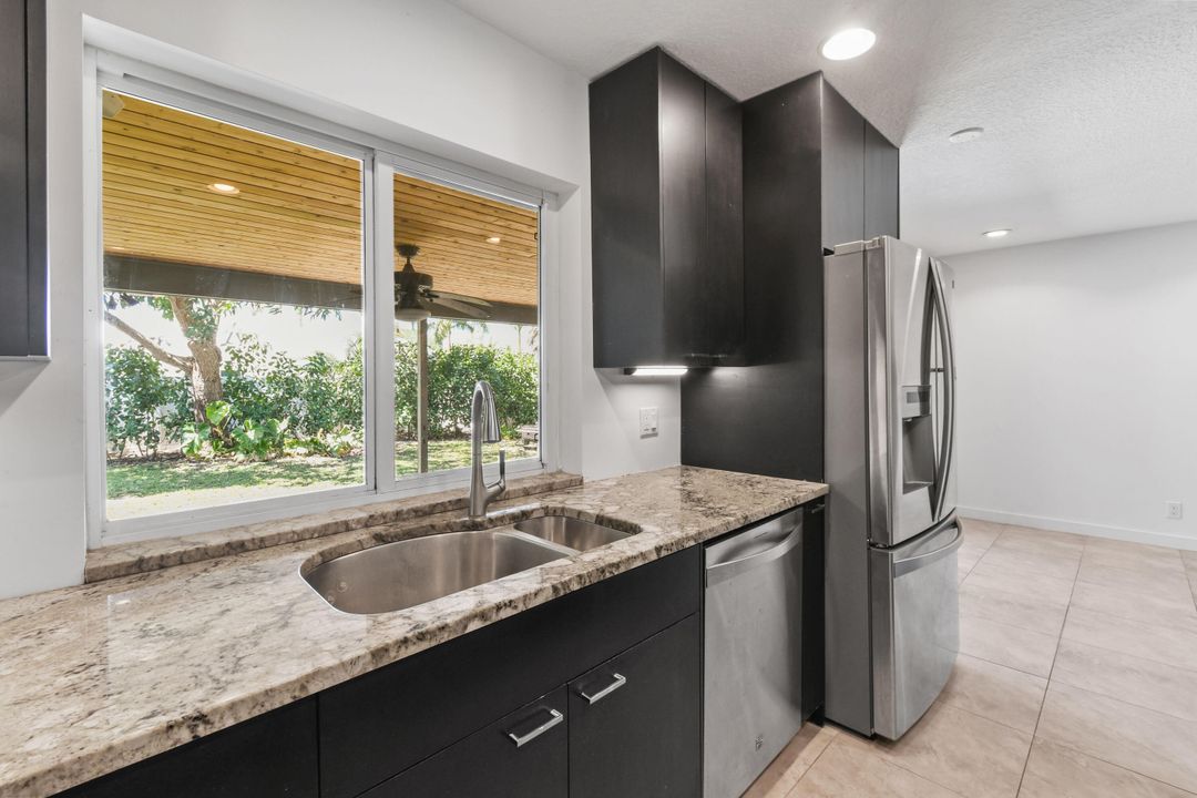 Под контрактом: $5,500 (3 спален, 2 ванн, 1947 Квадратных фут)