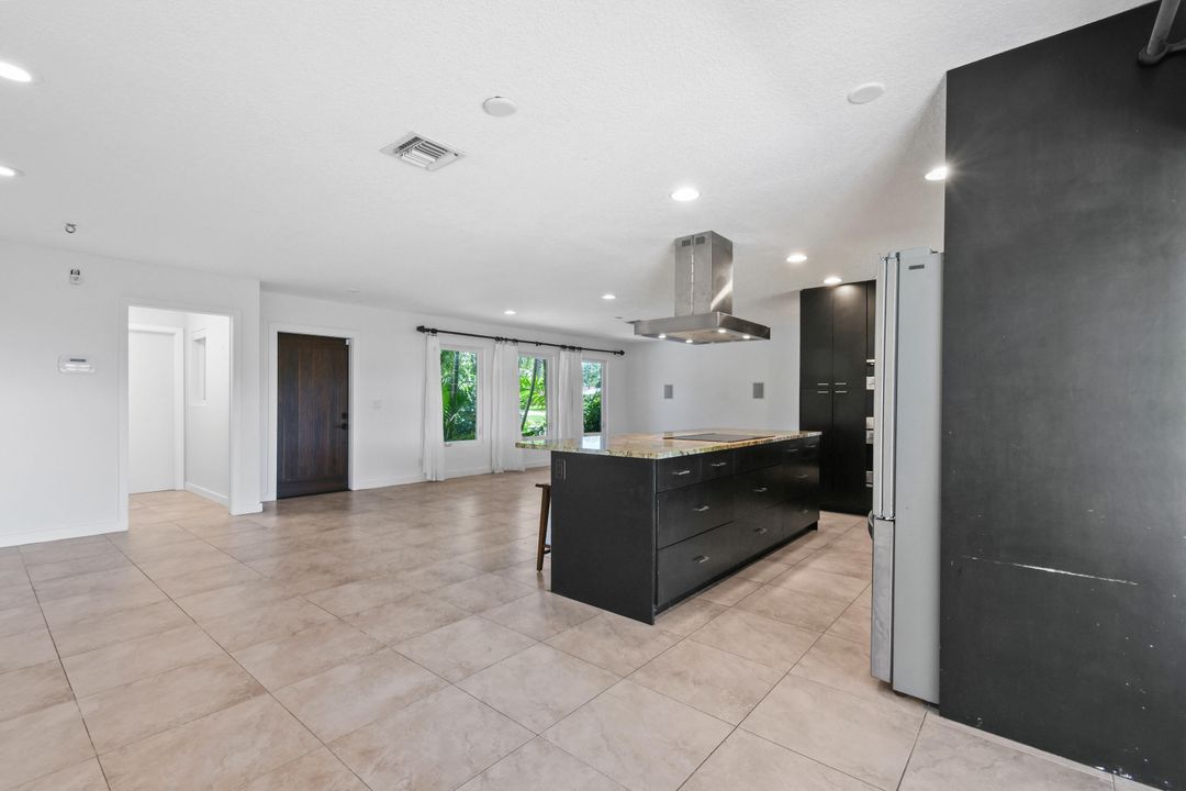 Под контрактом: $5,500 (3 спален, 2 ванн, 1947 Квадратных фут)