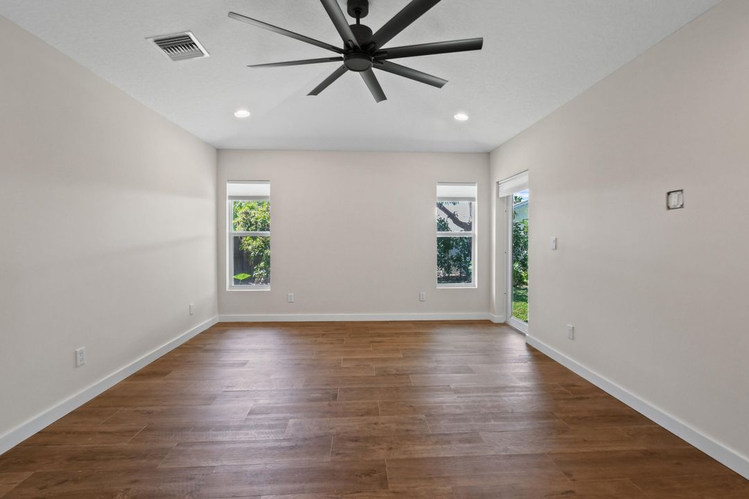 Под контрактом: $5,500 (3 спален, 2 ванн, 1947 Квадратных фут)