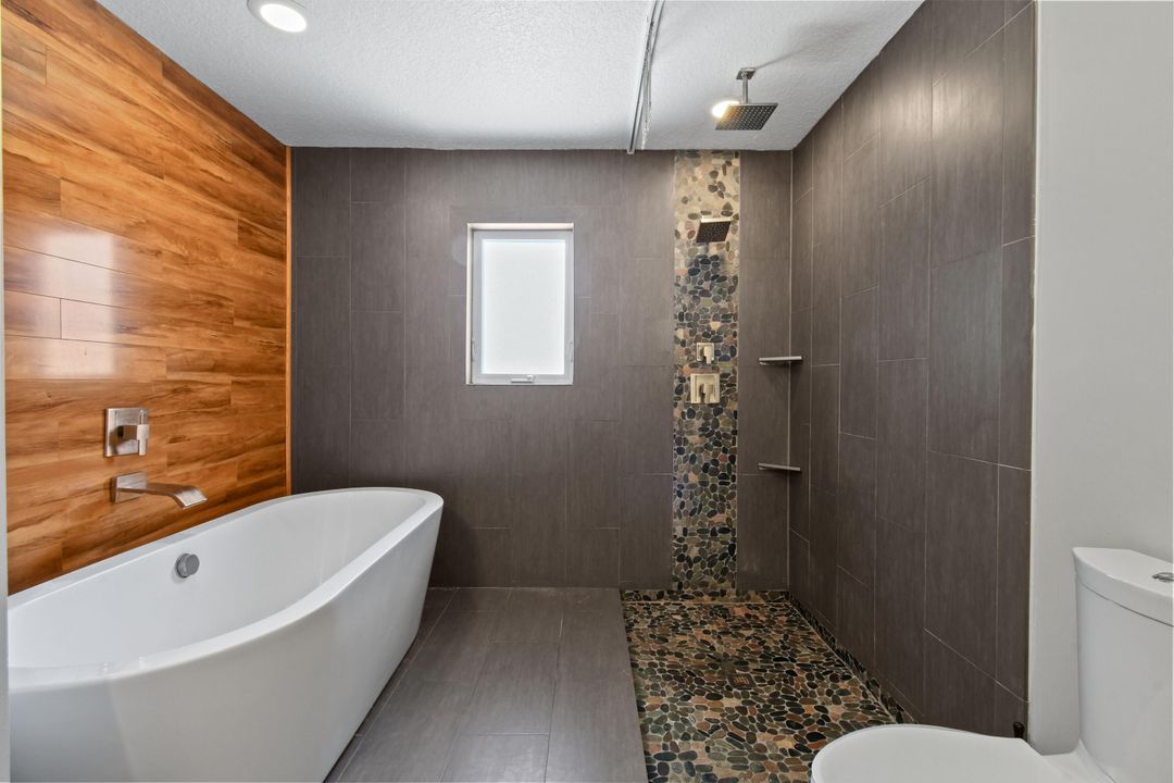 Под контрактом: $5,500 (3 спален, 2 ванн, 1947 Квадратных фут)