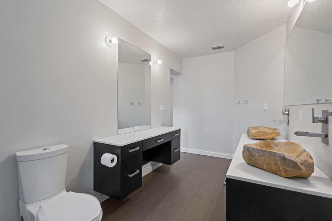 Под контрактом: $5,500 (3 спален, 2 ванн, 1947 Квадратных фут)