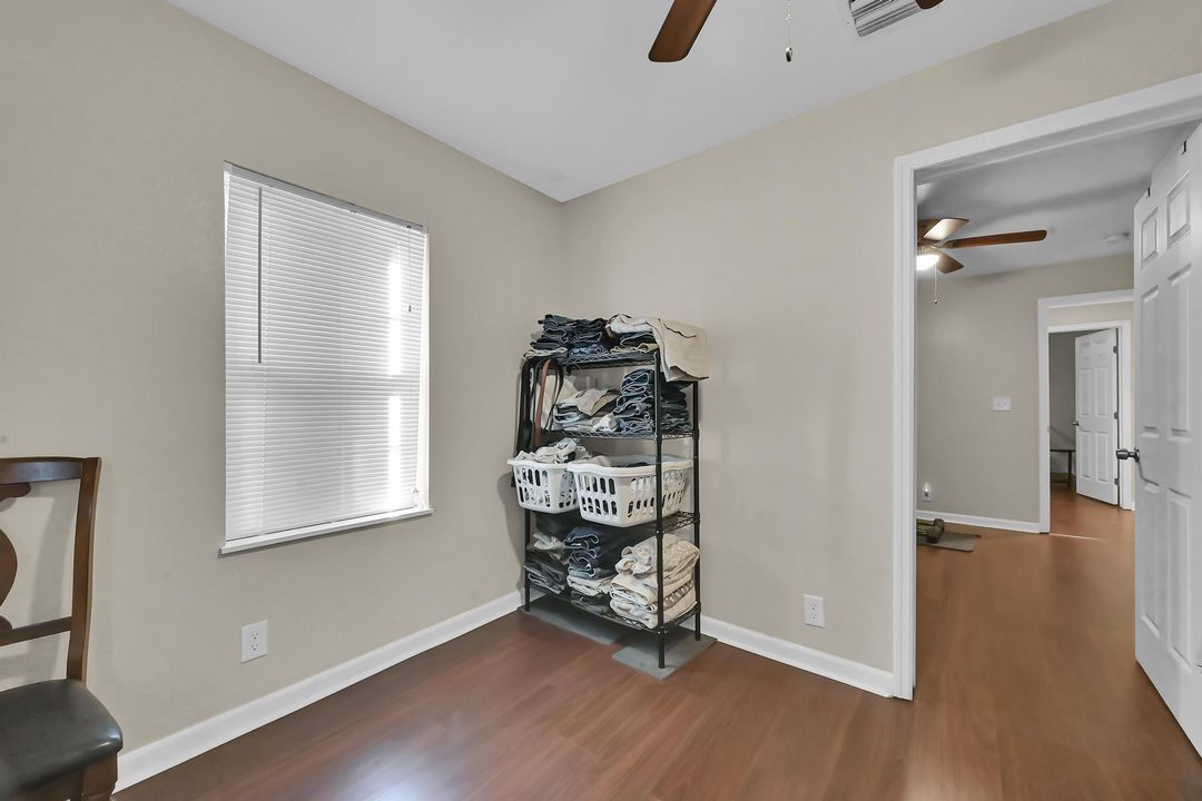 For Sale: $238,000 (3 beds, 2 baths, 1040 Square Feet)