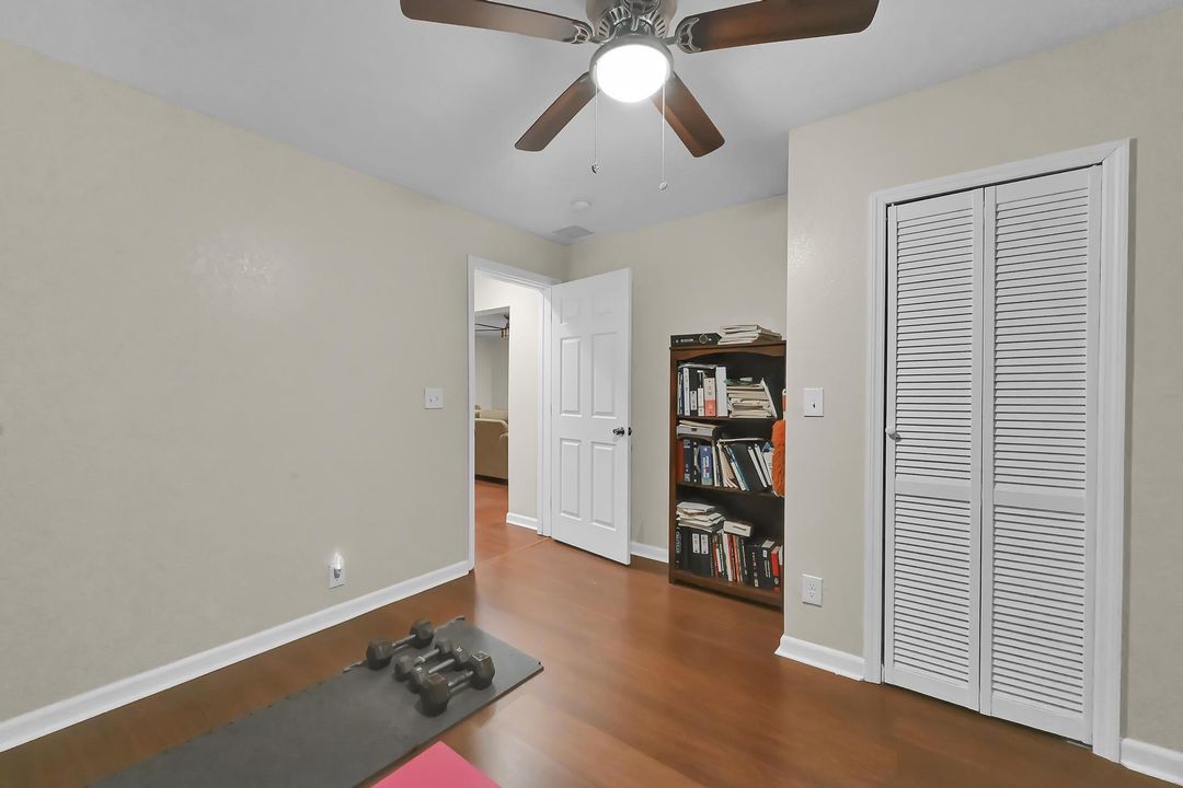 For Sale: $238,000 (3 beds, 2 baths, 1040 Square Feet)