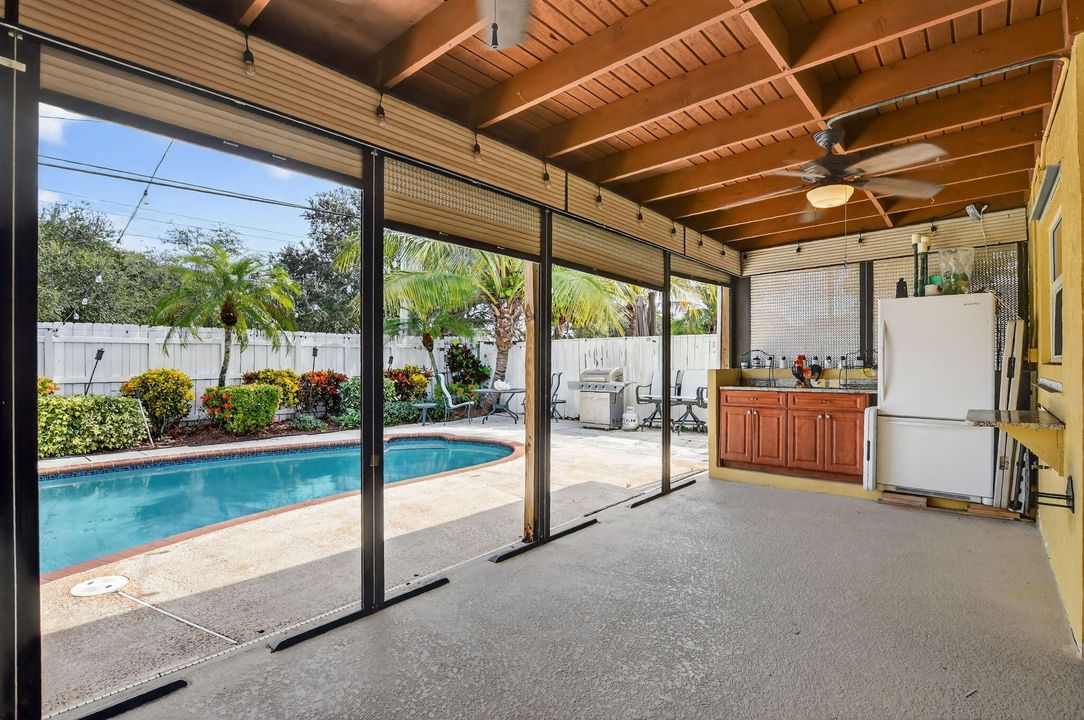 For Sale: $645,000 (4 beds, 2 baths, 1981 Square Feet)