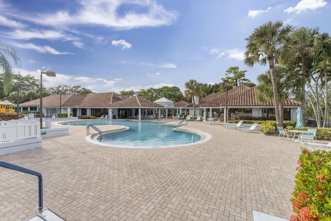 For Sale: $470,000 (3 beds, 2 baths, 1726 Square Feet)