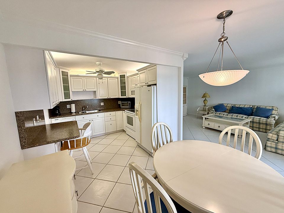 待售: $165,000 (2 贝兹, 2 浴室, 1000 平方英尺)