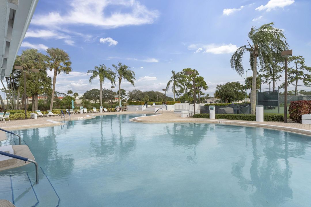 For Sale: $470,000 (3 beds, 2 baths, 1726 Square Feet)