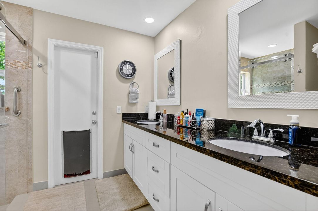 For Sale: $645,000 (4 beds, 2 baths, 1981 Square Feet)