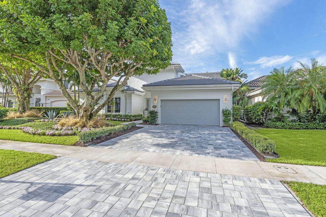 For Sale: $2,845,000 (3 beds, 4 baths, 3388 Square Feet)