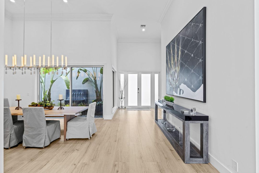 For Sale: $2,845,000 (3 beds, 4 baths, 3388 Square Feet)