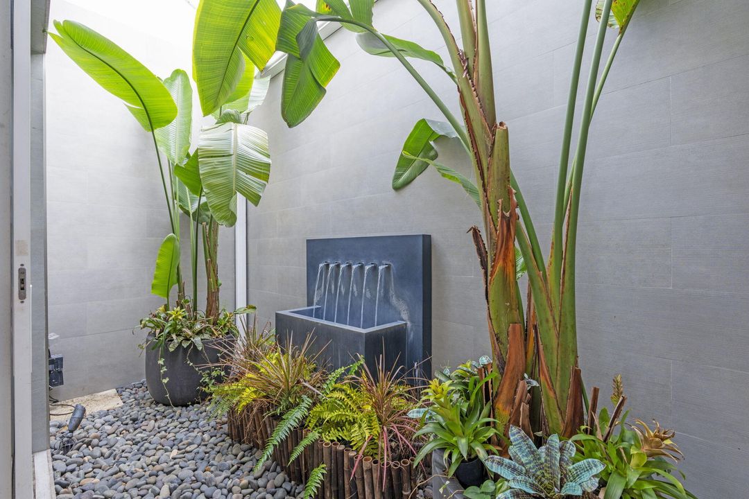 For Sale: $2,845,000 (3 beds, 4 baths, 3388 Square Feet)