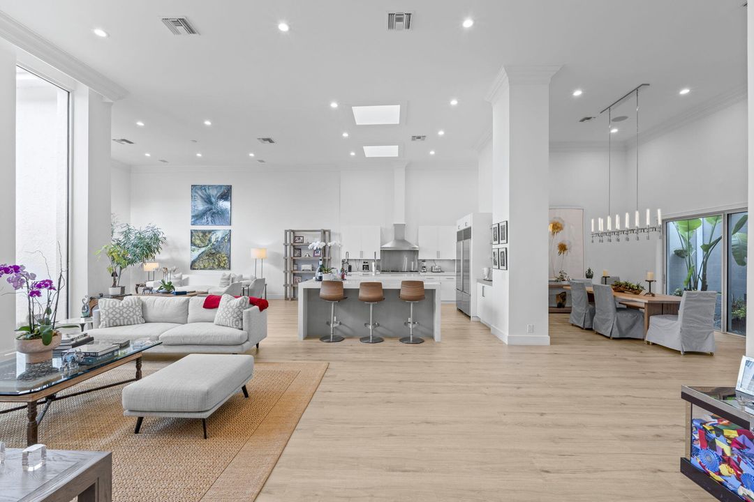 For Sale: $2,845,000 (3 beds, 4 baths, 3388 Square Feet)