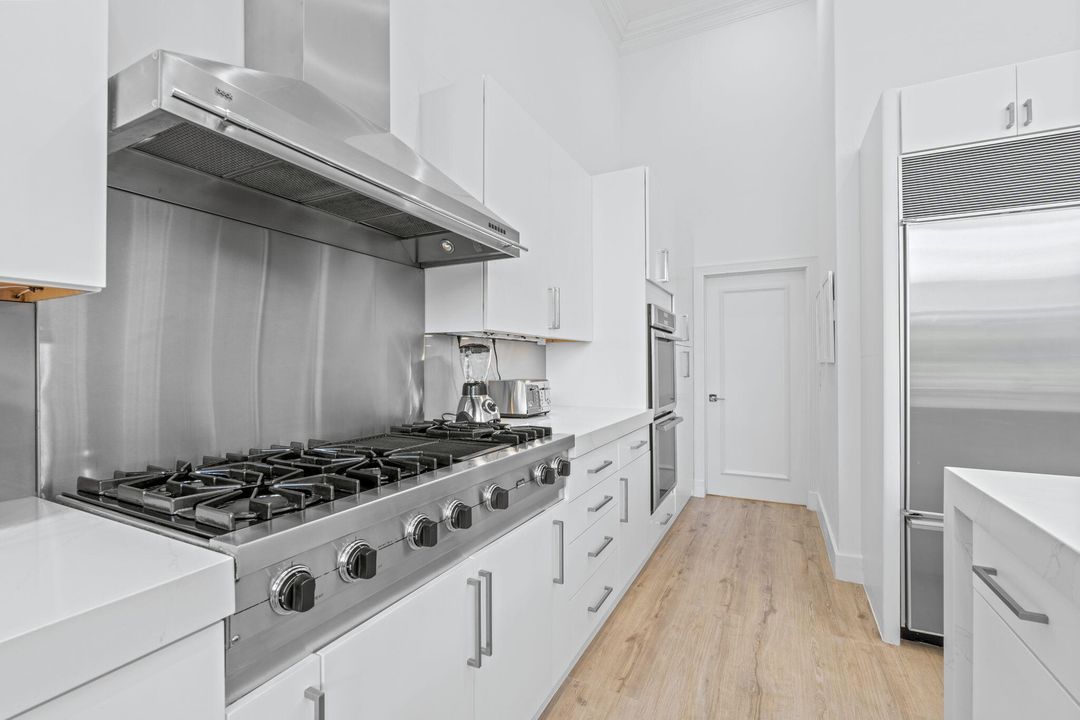 For Sale: $2,845,000 (3 beds, 4 baths, 3388 Square Feet)