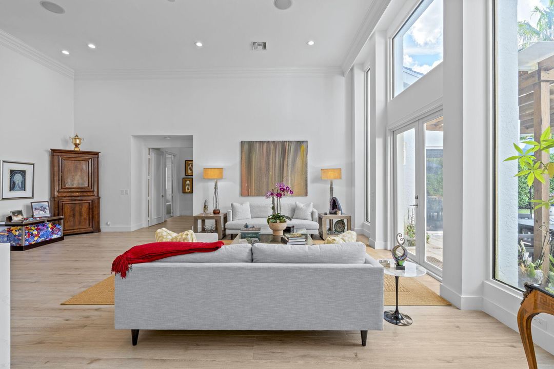 For Sale: $2,845,000 (3 beds, 4 baths, 3388 Square Feet)