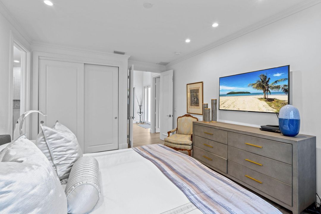 For Sale: $2,845,000 (3 beds, 4 baths, 3388 Square Feet)