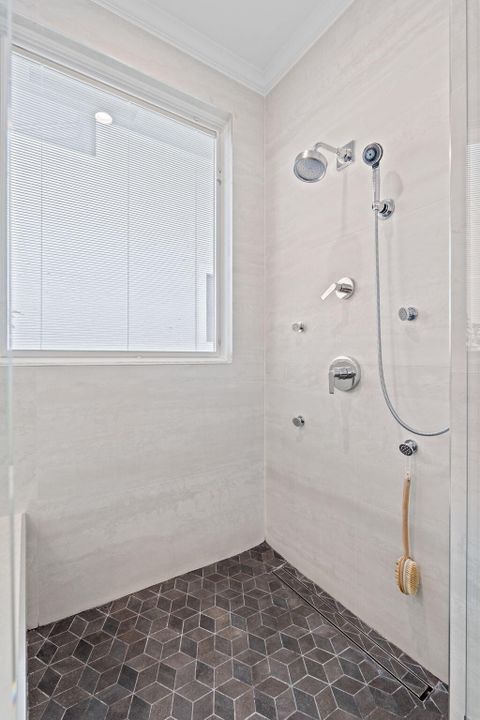 For Sale: $2,845,000 (3 beds, 4 baths, 3388 Square Feet)