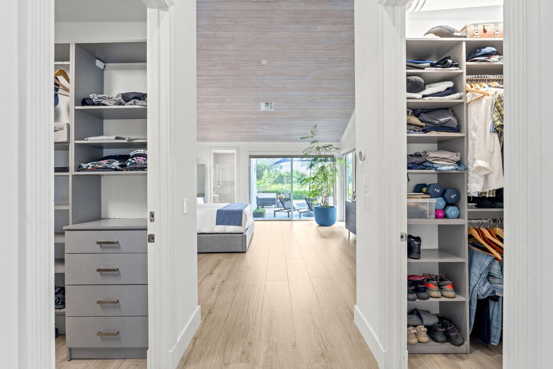 For Sale: $2,845,000 (3 beds, 4 baths, 3388 Square Feet)