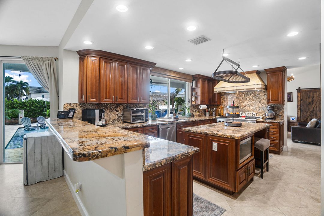 待售: $2,800,000 (4 贝兹, 5 浴室, 3223 平方英尺)