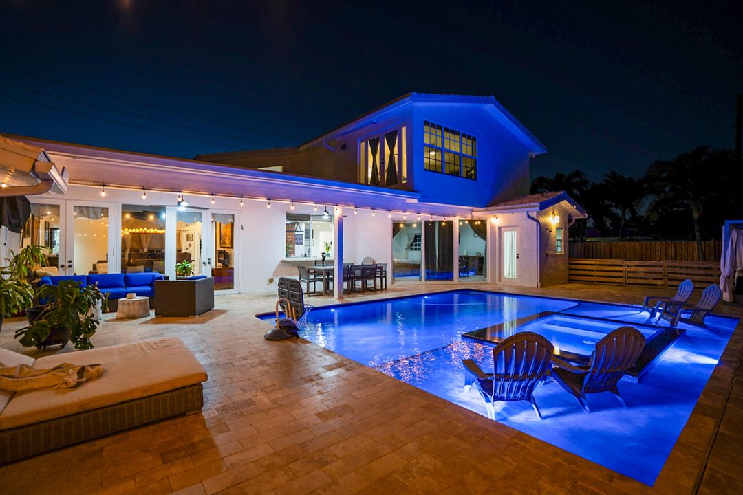 待售: $2,800,000 (4 贝兹, 5 浴室, 3223 平方英尺)