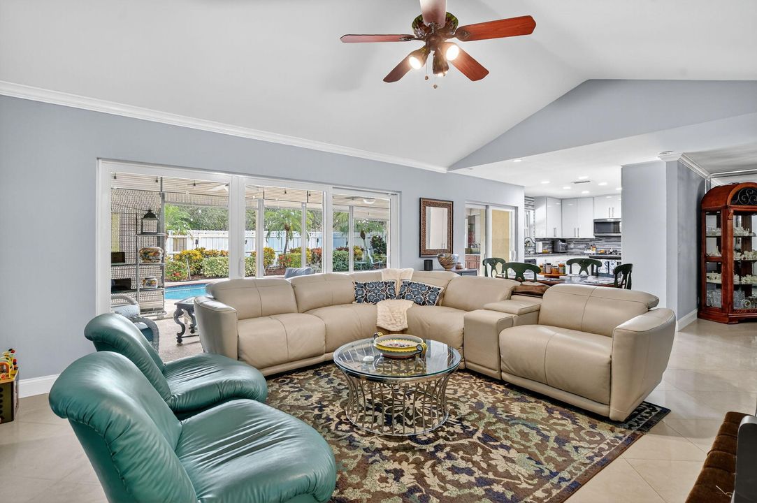 For Sale: $645,000 (4 beds, 2 baths, 1981 Square Feet)